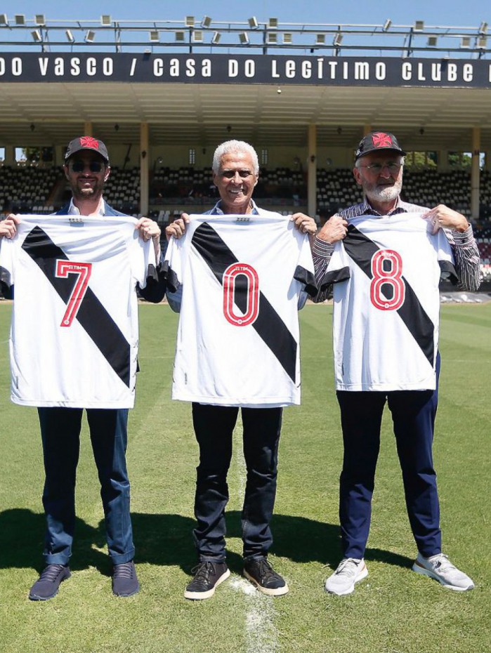 Roberto Dinamite com executivos da 777