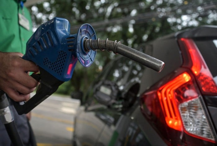 Medida fará o preço da gasolina cair até R$ 0,20 para o consumidor, segundo o Ministério da Economia