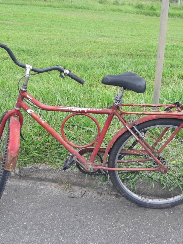 Homem estava andando de bicicleta quando sofreu a queda
