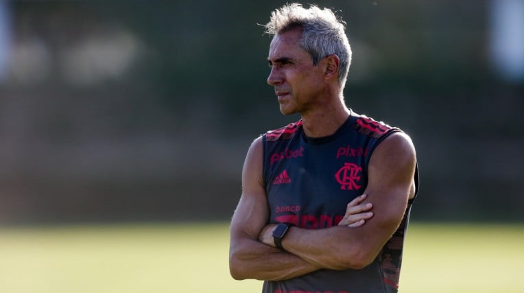 Diretoria não segura Paulo Sousa