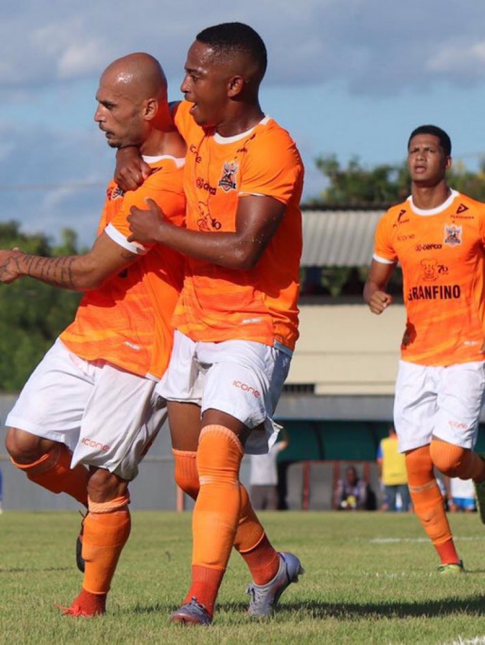 O Nova Iguaçu venceu o Audax de virada, por 2 a 1, no Laranjão, e avançou para a final da Taça Rio - Vitor Melo /Nova Iguaçu