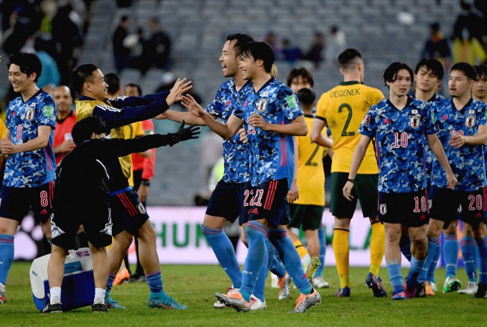 Japoneses celebram classificação para a Copa do Mundo com vitória sobre a Austrália