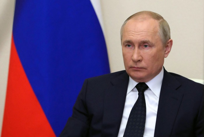 União Europeia impõe sanções às filhas de Vladimir Putin