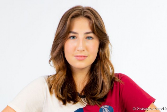 Luisa Bresser é Helena em Poliana Moça, novela do SBT