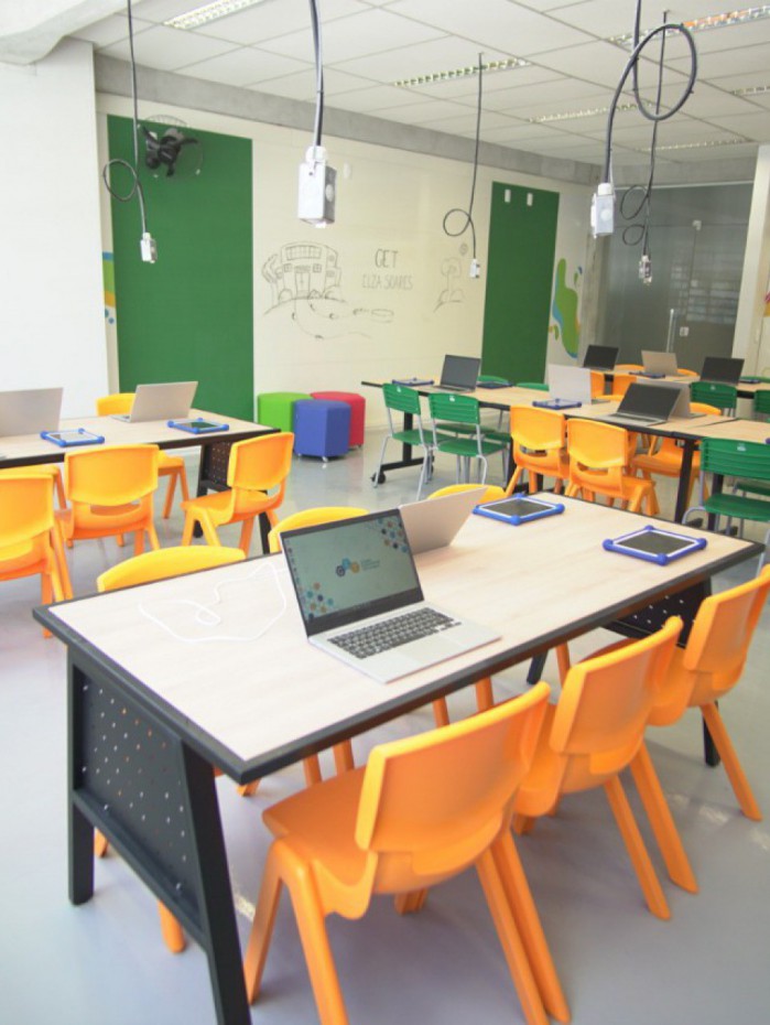 "Os GETs seguem uma metodologia diferenciada, que integra diferentes disciplinas", explicou Renan Ferreirinha, Secret&aacute;rio Municipal de Educa&ccedil;&atilde;o
