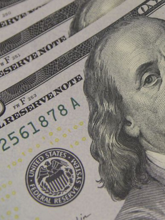 Com o desempenho desta ter&ccedil;a, a moeda norte-americana cai 3,5% em mar&ccedil;o