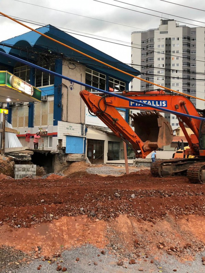 Galerias de águas pluviais foram reconstruídas na Rua Doutor Mário Ramos, em BM