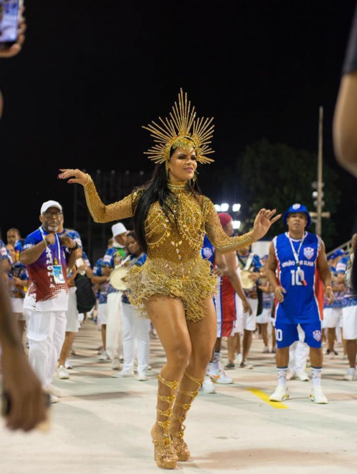 Rainha de Bateria da União da Ilha, Juliana Souza durante o ensaio técnico