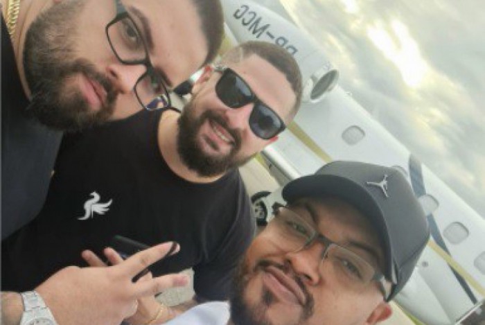 Sadraqui, Diego e Nathan curtem mais uma viagem de avião privativo