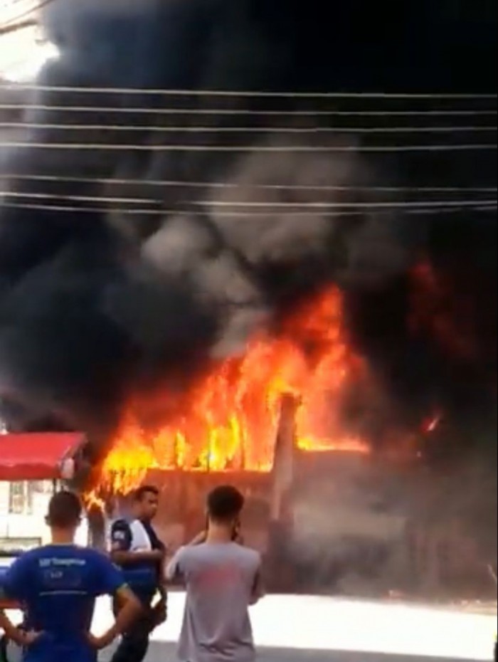 Ônibus pegou fogo na Tijuca