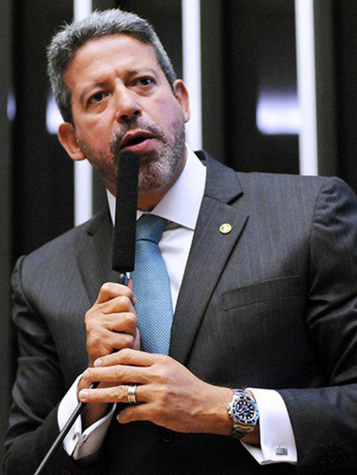 C&acirc;mara aprova 4 MPs do governo Bolsonaro mas impasse sobre medidas de Lula permanece