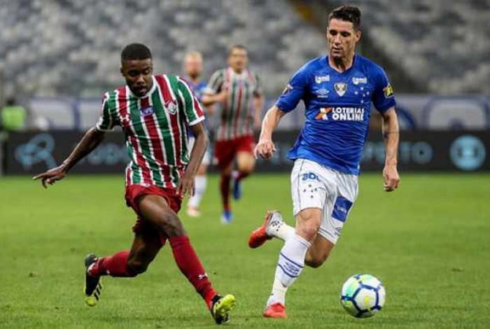 Matheus Alessandro em ação pelo Fluminense