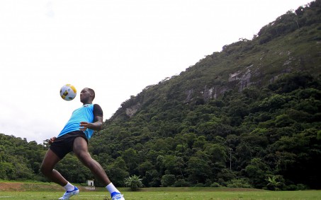 Luís Castro investe nos reforços do Botafogo para o time titular da estreia do Brasileirão