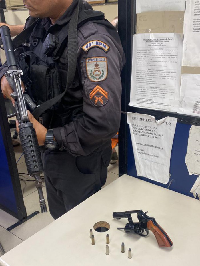 Revolver calibre 38 foi apreendido com o acusado