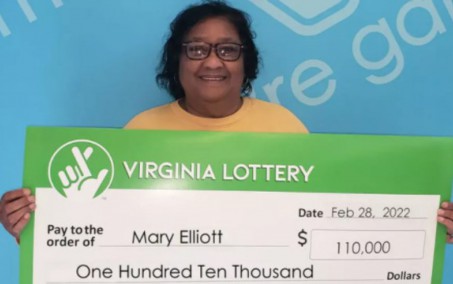 Mulher quase perde prêmio de loteria após jogar bilhete no lixo