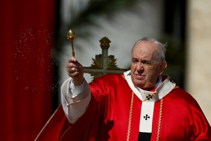 O Papa Francisco negou rumores de uma possível renúncia e de um diagnóstico de câncer