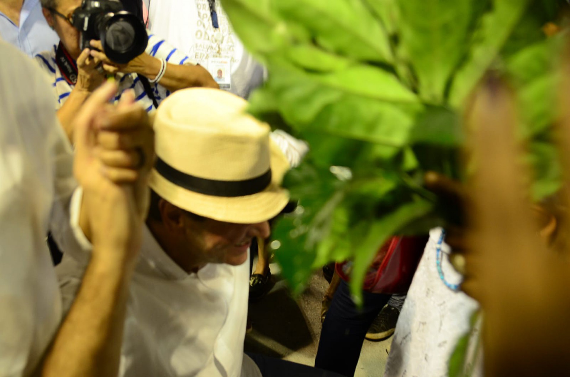 Marquês de Sapucaí recebe cerimônia de lavagem na noite deste domingo  - Foto: Marcelo Moura