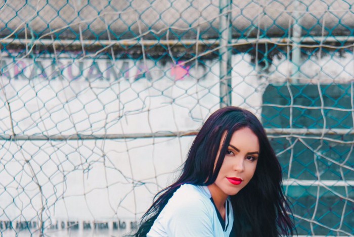 Jhuly Ketlyn (Insta @jhuketlyn) fica linda com o Manto do Vasc&atilde;o  