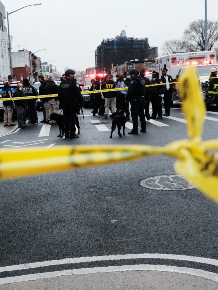 Tiroteio em esta&ccedil;&atilde;o de metr&ocirc; deixou 23 feridos