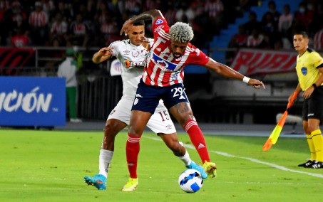 Com atuação apática, Fluminense perde para o Junior Barranquilla pela Sul-Americana