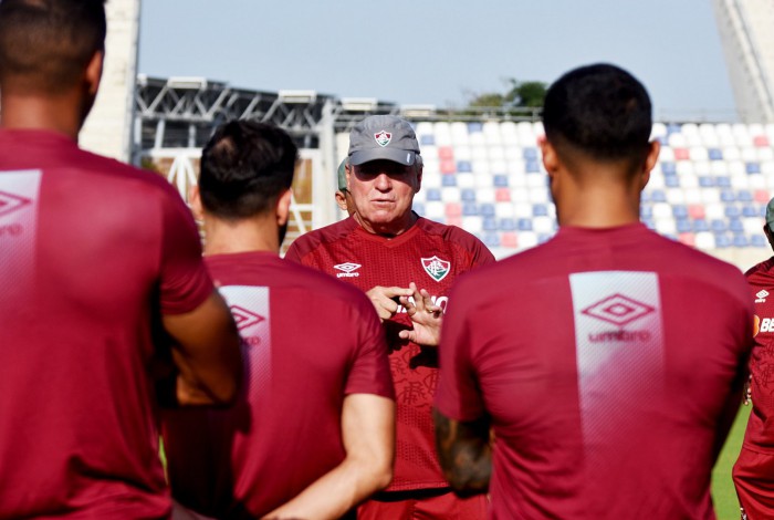 Abel Braga quer fazer o Fluminense voltar a jogar bem