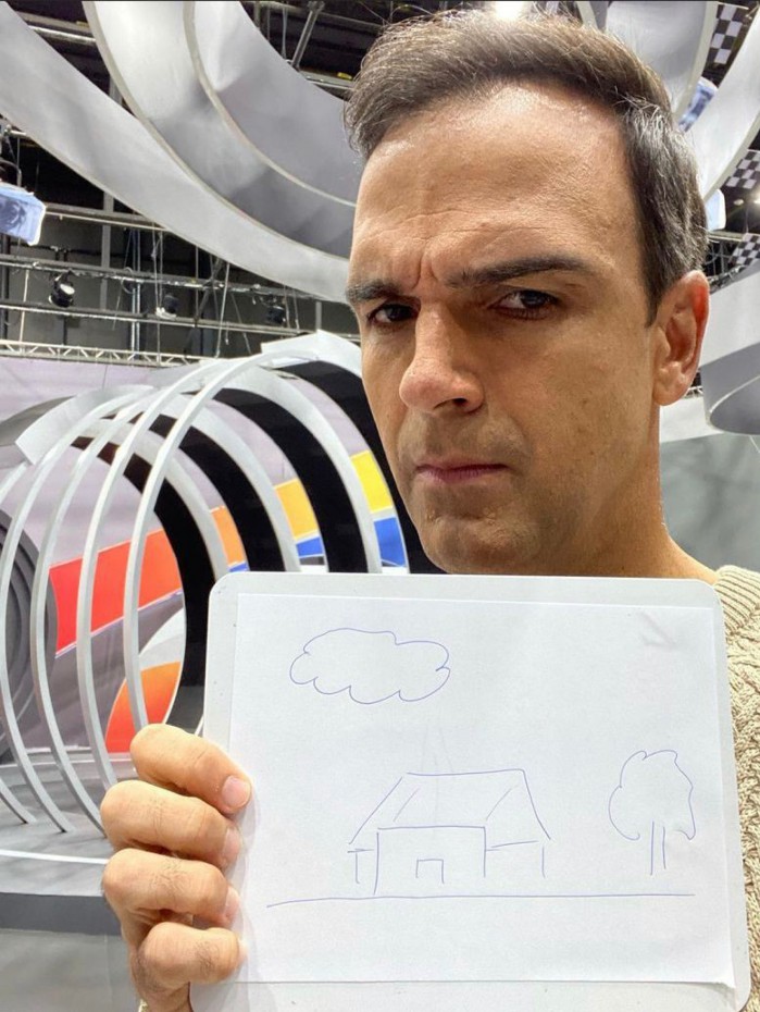 Tadeu divulgou nas redes sociais o desenho que teria feito ao longo do Jogo
