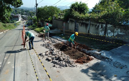 Obras de saneamento levam melhorias a moradores de Nova Iguaçu