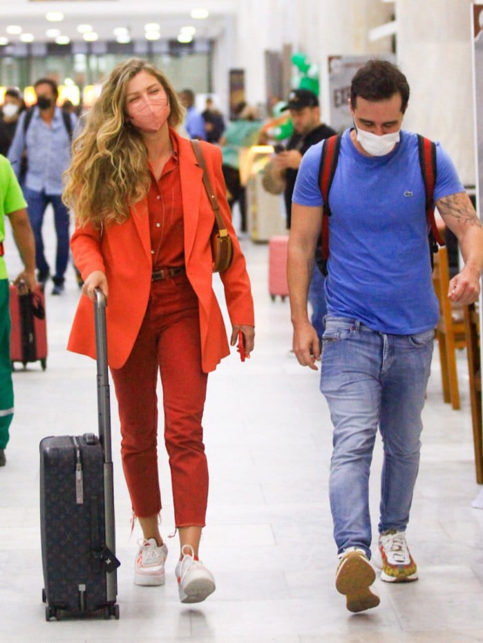 Grazi Massafera desembarca no Santos Dumont