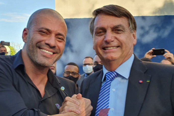 Daniel Silveira (PTB-RJ) e Jair Bolsonaro (PL) 
