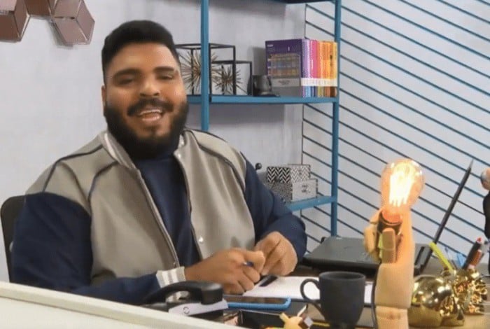 Ap&oacute;s sucesso do 'Big Terapia' no 'BBB 22', Paulo Vieira estreia novo quadro no 'Fant&aacute;stico'