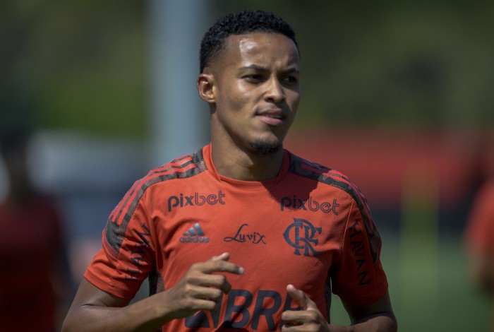 Lázaro vem ganhando cada vez mais espaço no Flamengo