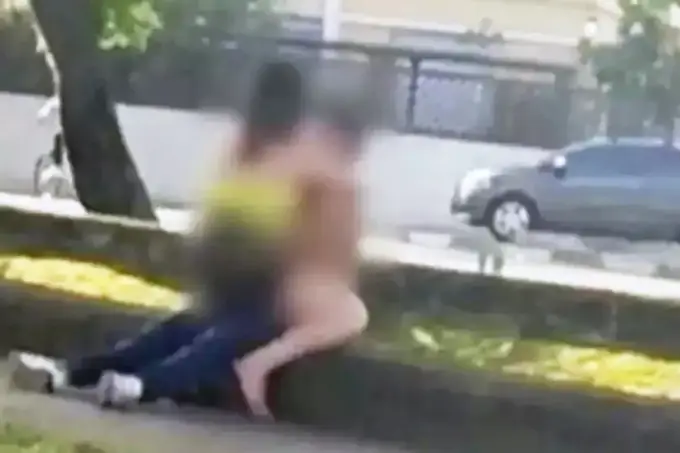 Casal é flagrado fazendo sexo em avenida movimentada de Santos 

