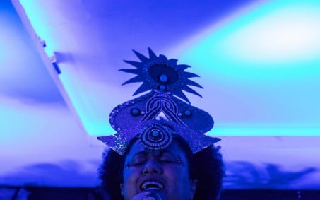 Samba Social Clube põe o Camarote Favela pra danças pela quarta noite seguida