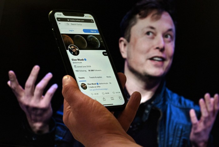 Homem mais rico do mundo, Elon Musk está nos holofotes após fechar a compra do Twitter