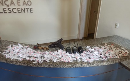 Quatro suspeitos são presos e um menor apreendido durante confronto com a PM em Niterói