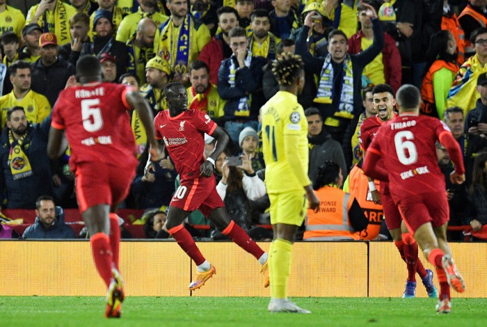 Mané marcou o segundo gol do Liverpool nos 2 a 0 sobre o Villarreal