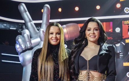 Carreta de Maiara & Maraisa tomba em estrada do interior de São Paulo