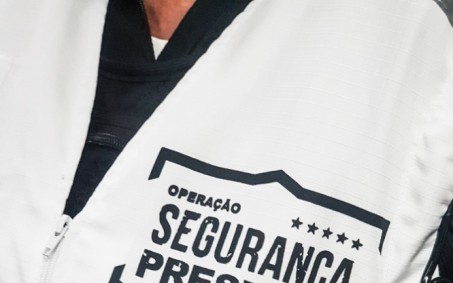 Policiais do Segurança Presente prenderam homem armado em Nova Iguaçu