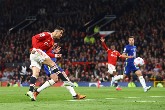 Cristiano Ronaldo fez o gol de empate para o Manchester United no cl&aacute;ssico contra o Chelsea