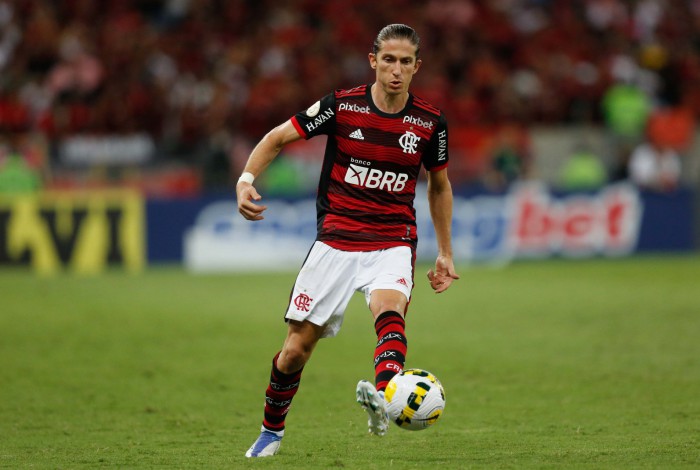 Filipe Luís pode ser mais um desfalque do Flamengo