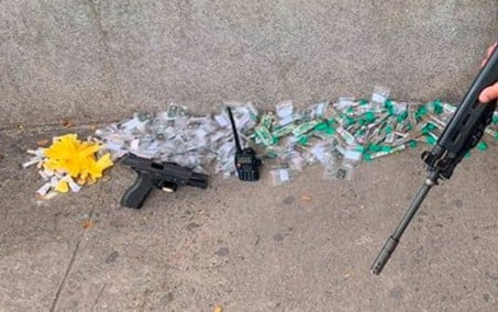 Ação policial termina com suspeito morto e drogas apreendidas em Nova Iguaçu