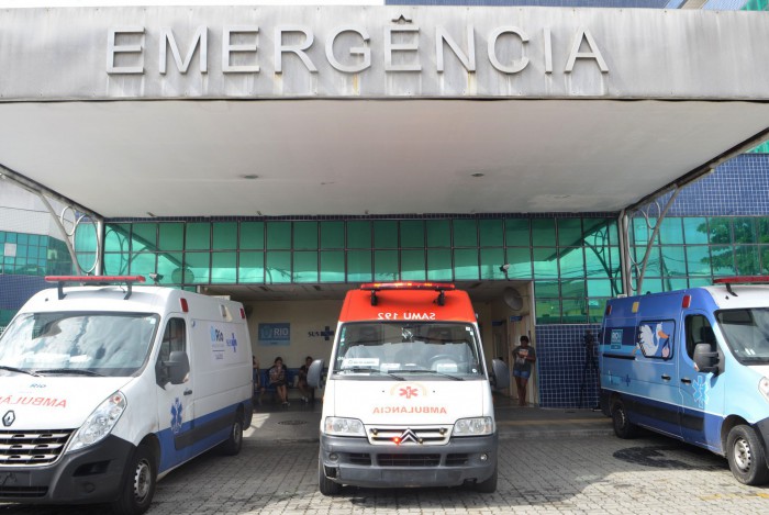 As vítimas conseguiram chegar até o Hospital Evandro Freire, na Ilha do Governador, após serem baleadas