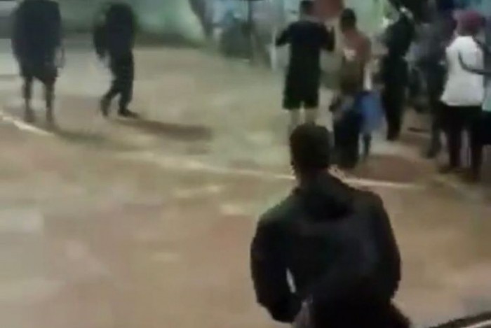 PM atira em jovens e crianças que estavam em Batalha de Rima no Manoel Corrêa, em Cabo Frio