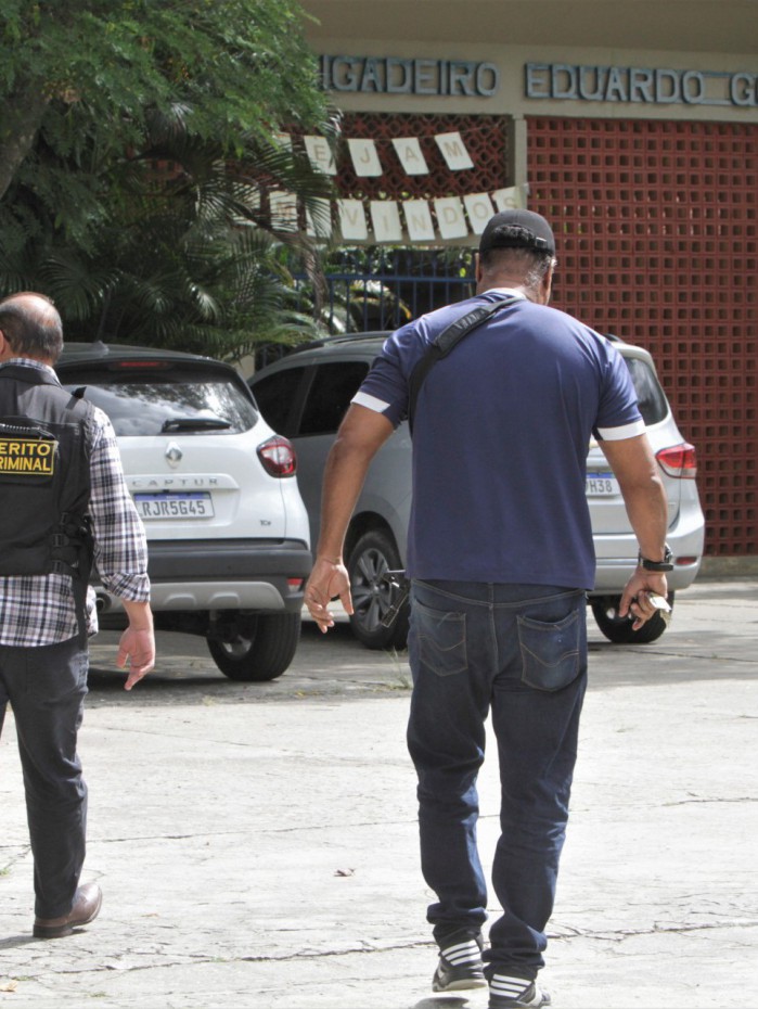 Escola p&uacute;blica foi palco de ataque de aluno contra colegas