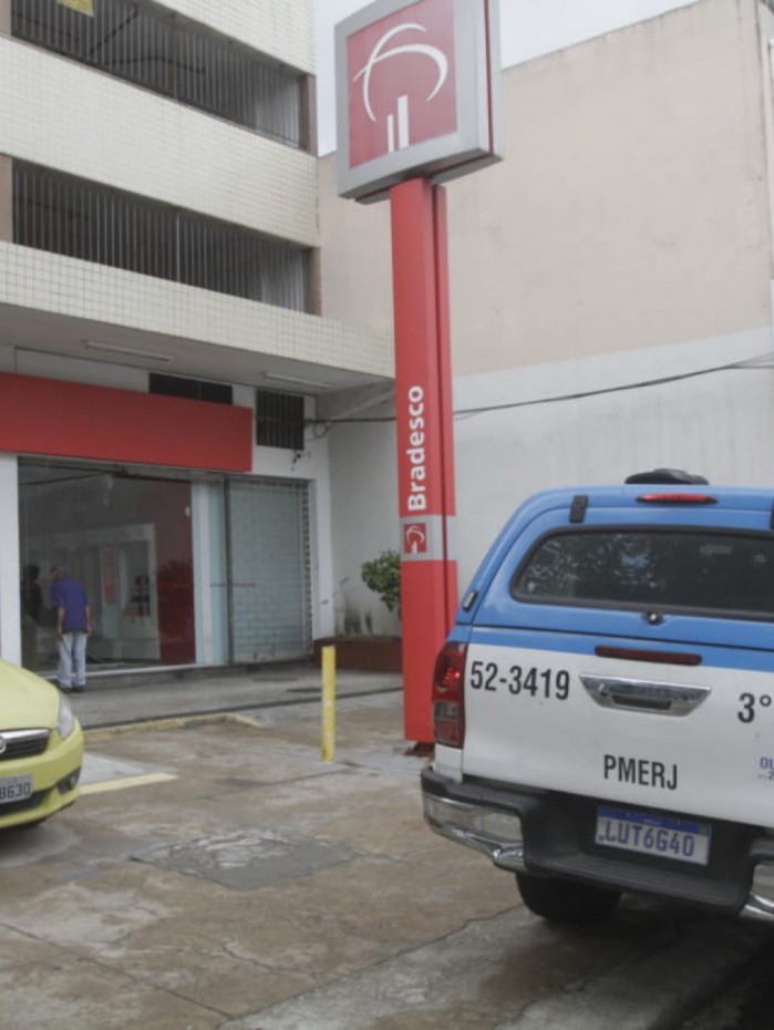 Policiais do 3º BPM foram acionados para ocorrência em agência na Zona Norte do Rio