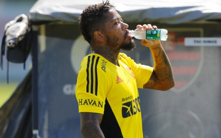 Presidente do Fortaleza fala sobre possível negociação por Marinho, do Flamengo