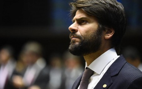 Pedro Paulo comemora nota B do Rio — e é cobrado por servidores