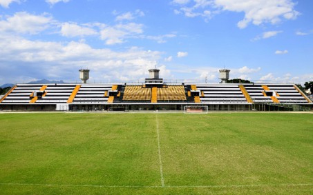 Jogador do Pérolas Negras diz ter sido chamado de macaco por preparador da Portuguesa-RJ