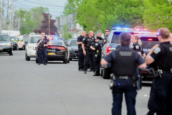 Dez pessoas foram mortas durante um ataque no interior de um mercado, em Buffalo