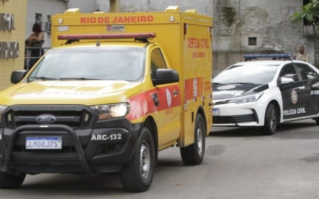 Polícia investiga morte de homem vestido de bate-bola